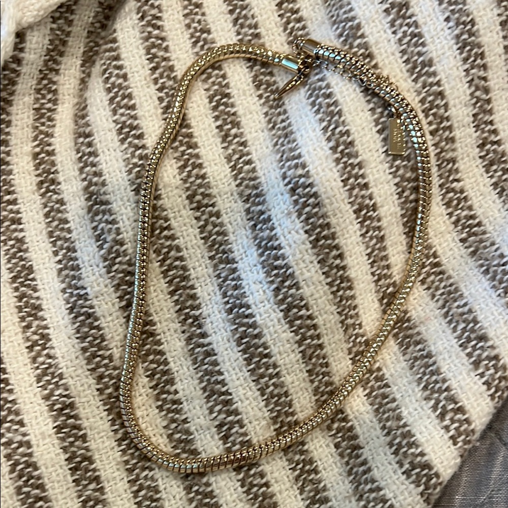 Elegant Gold Necklace